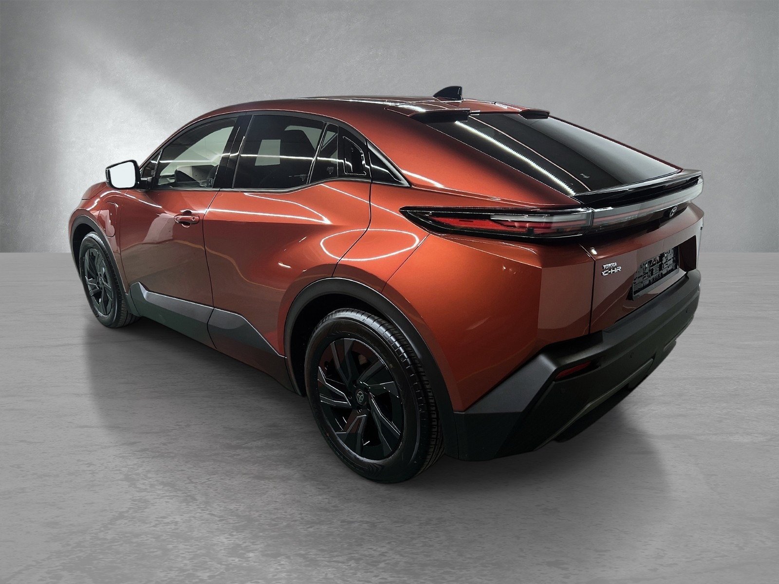 Hovedbilde av Toyota C-HR+
