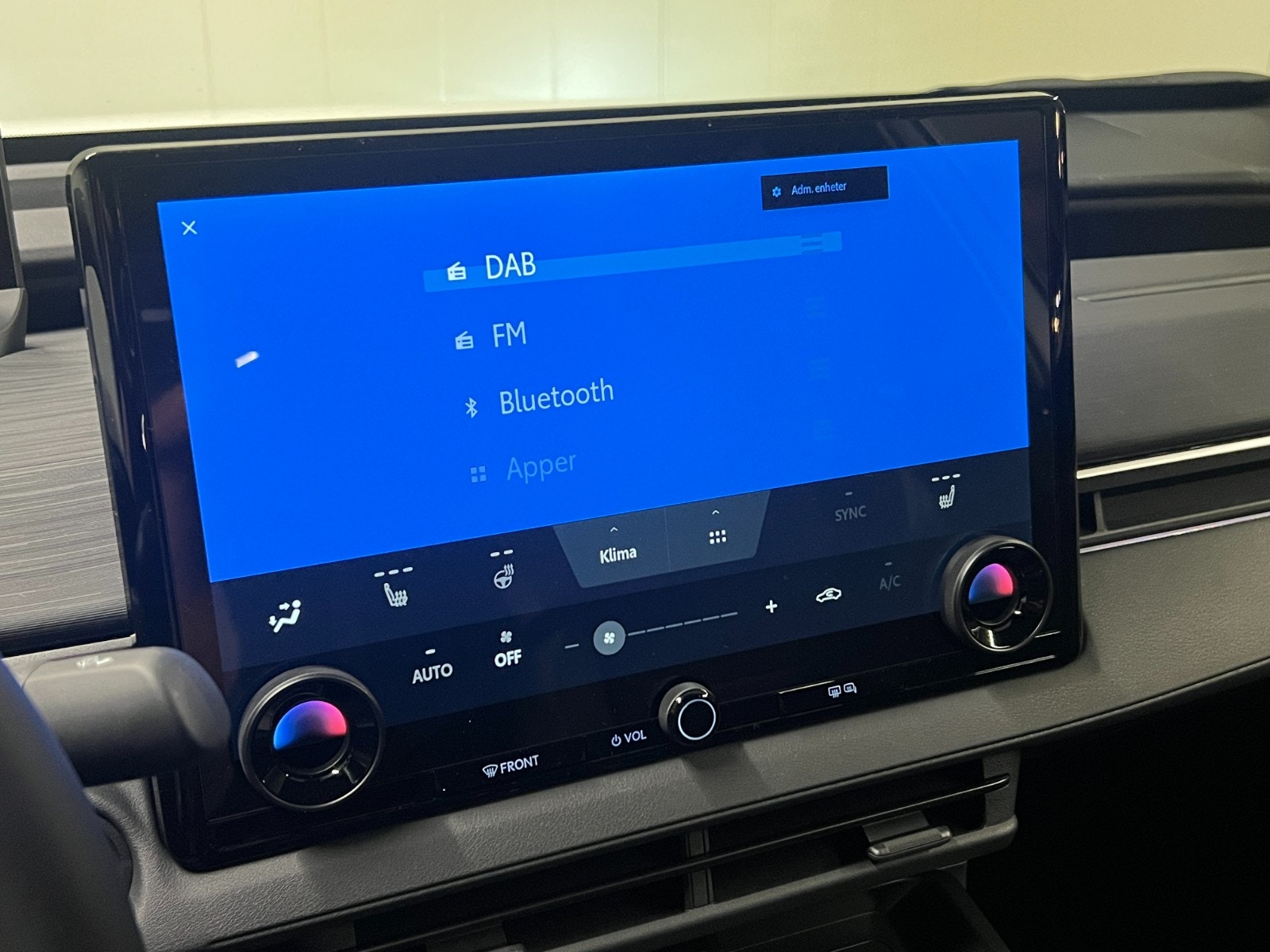 Hovedbilde av Toyota C-HR+