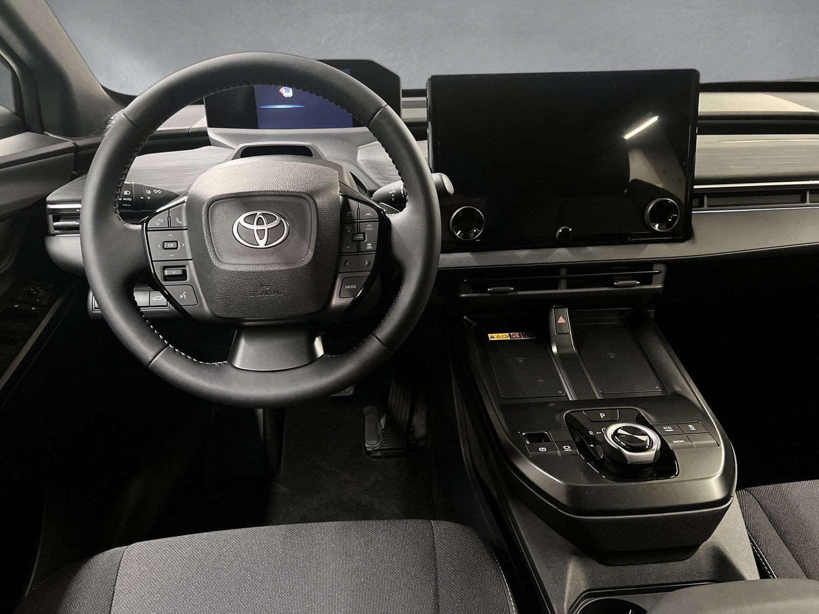 Hovedbilde av Toyota C-HR+