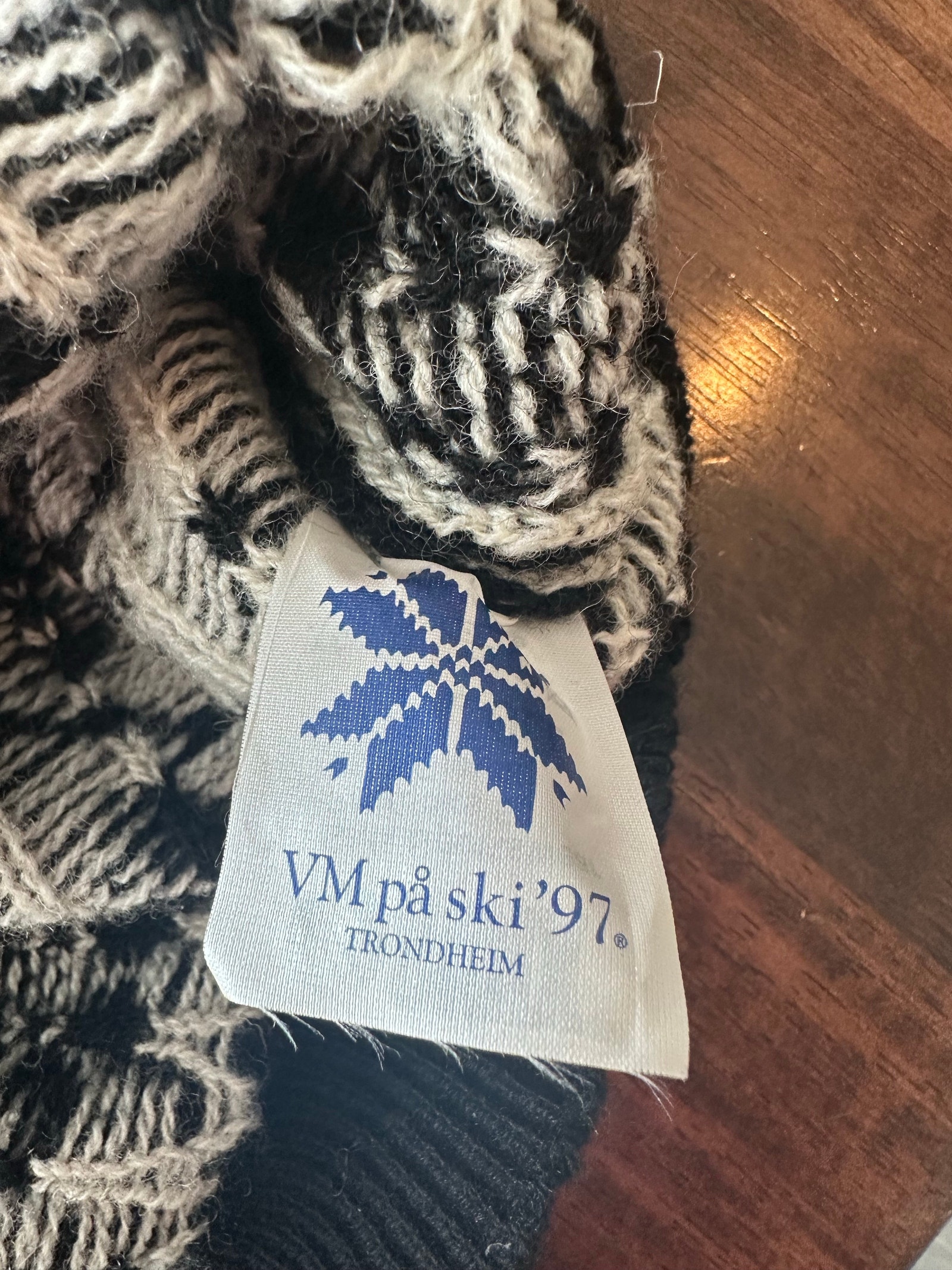 Swix VM på ski 97 ullgenser L svart | FINN-torget