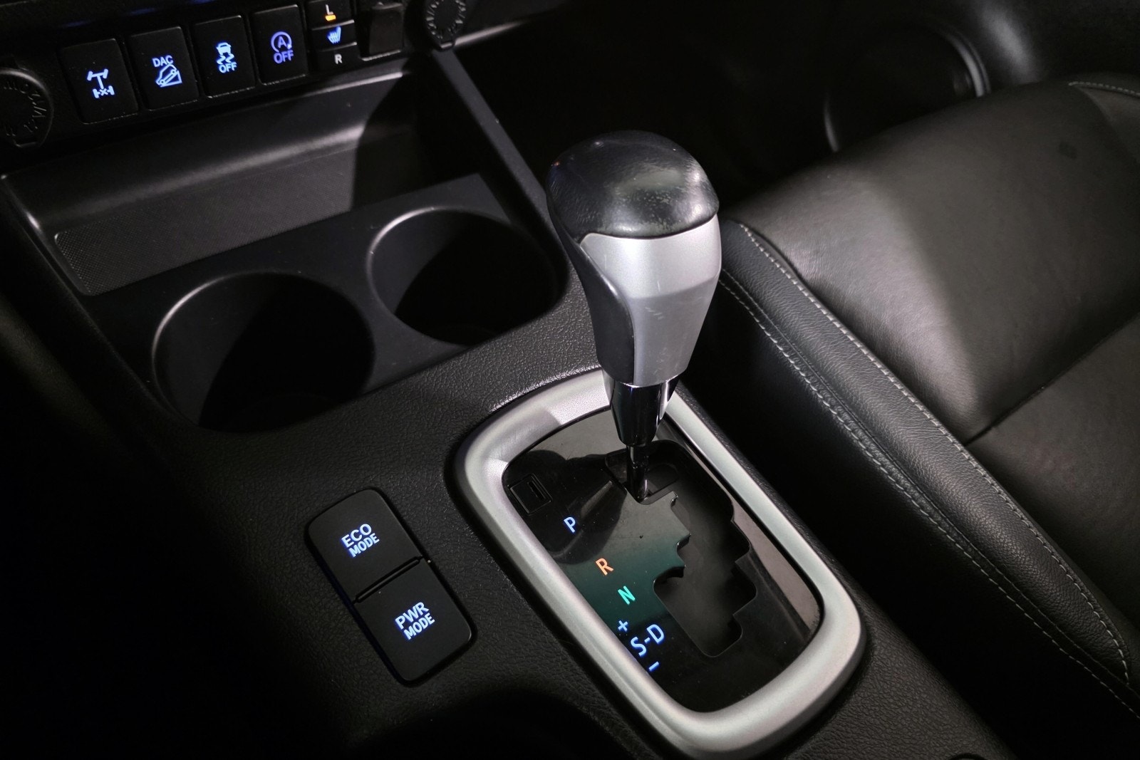 Toyota HiLux - Photo 4