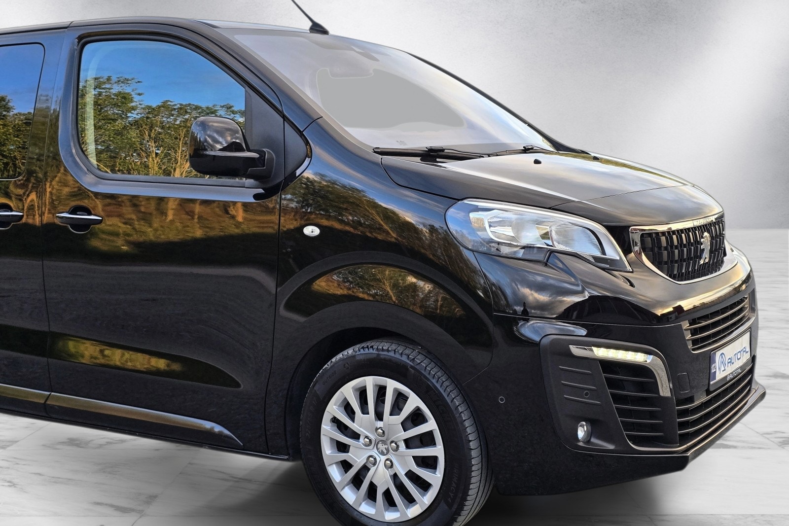 Peugeot Traveller - Photo 2