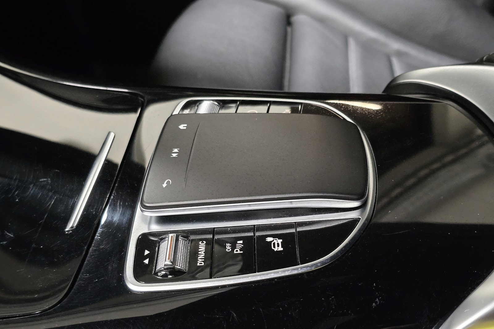 Mercedes-Benz EQC400 - Photo 4