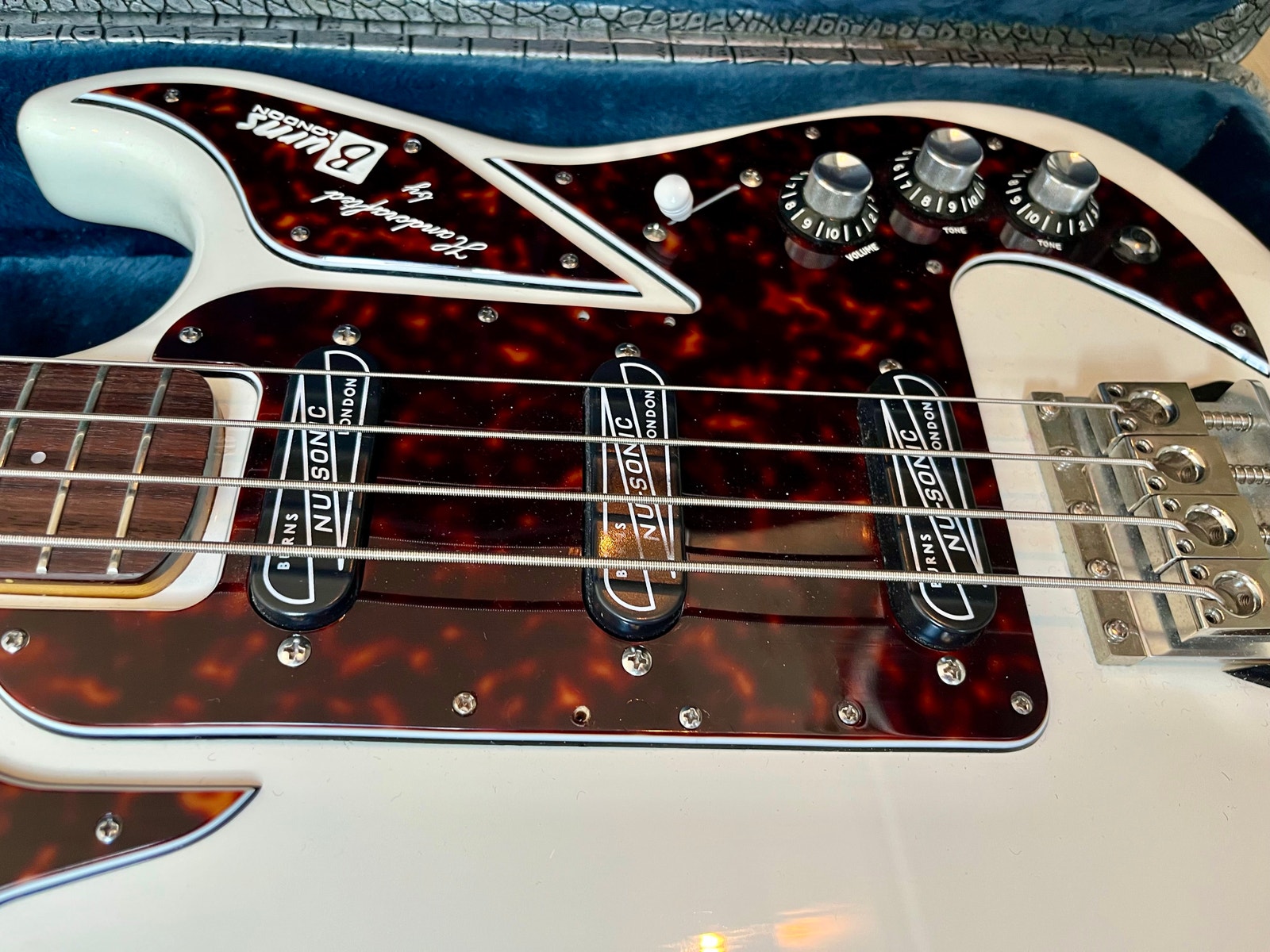 Burns Shadows bass | FINN-torget