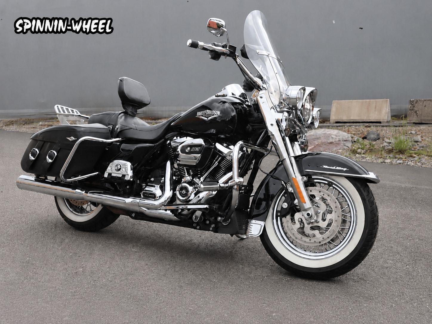Harley-Davidson FLHRC Road King Classic