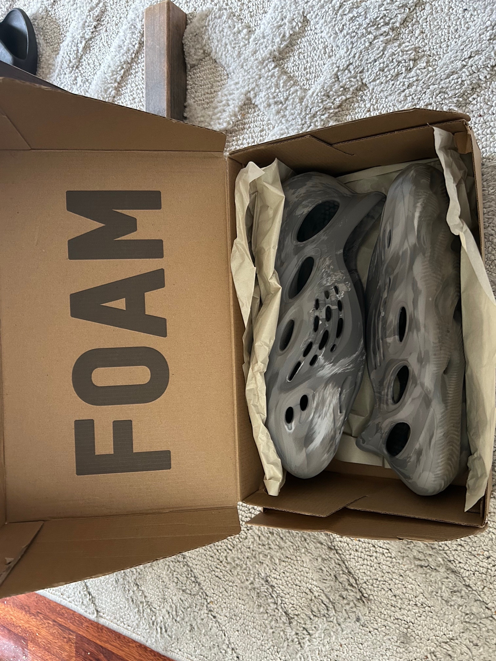 Yeezy Foam runners MX granite | FINN-torget