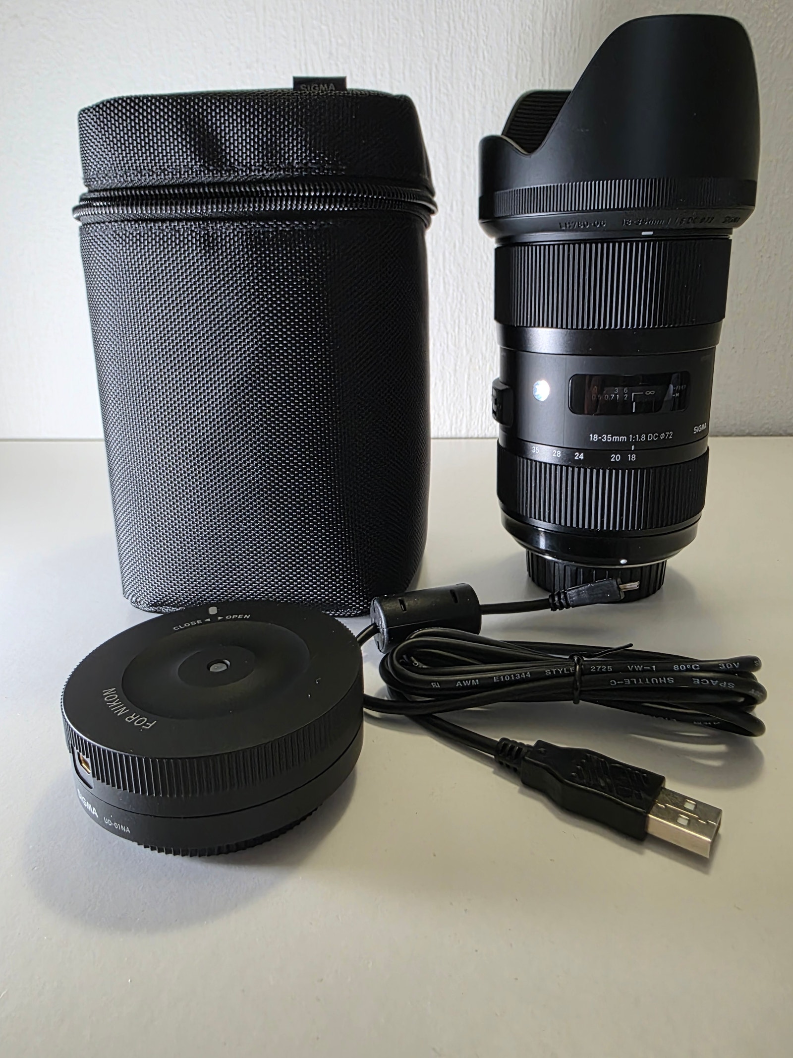 Sigma 18-35 f1.8 DC Nikon F DX og Sigma USB Dock Nikon F Mount