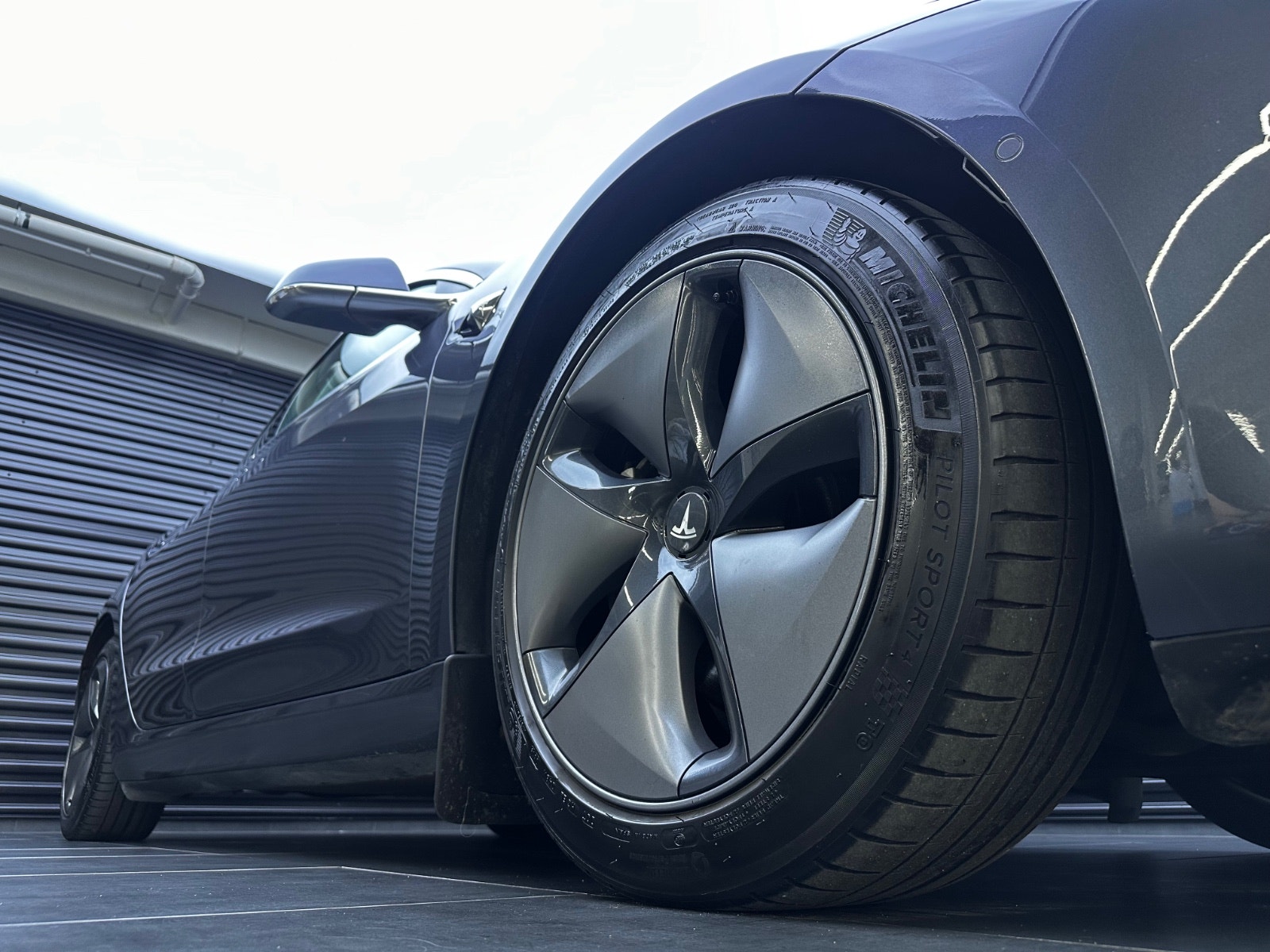Hovedbilde av Tesla Model 3