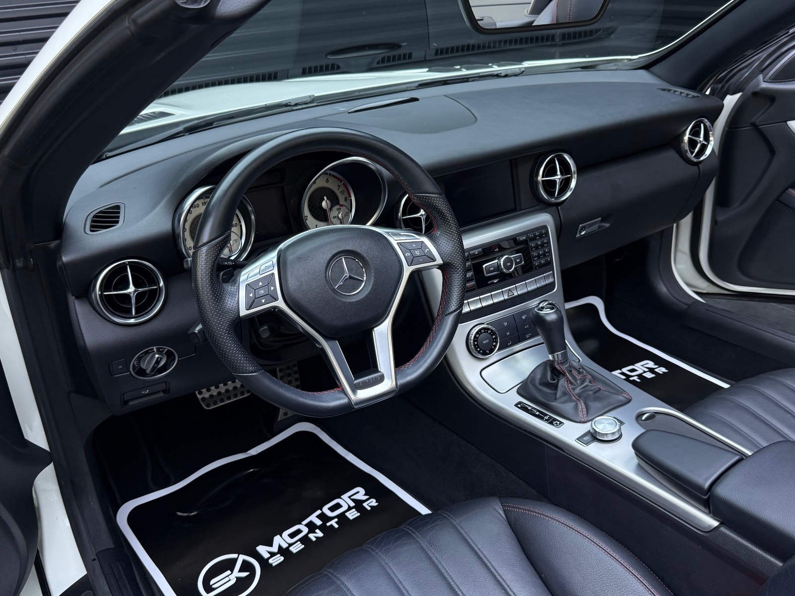 Hovedbilde av Mercedes-Benz SLK350