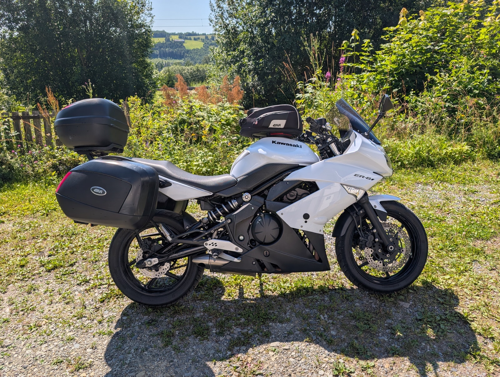 あ　 Til salgs: Kawasaki ER 6 F - 2010 | FINN.no