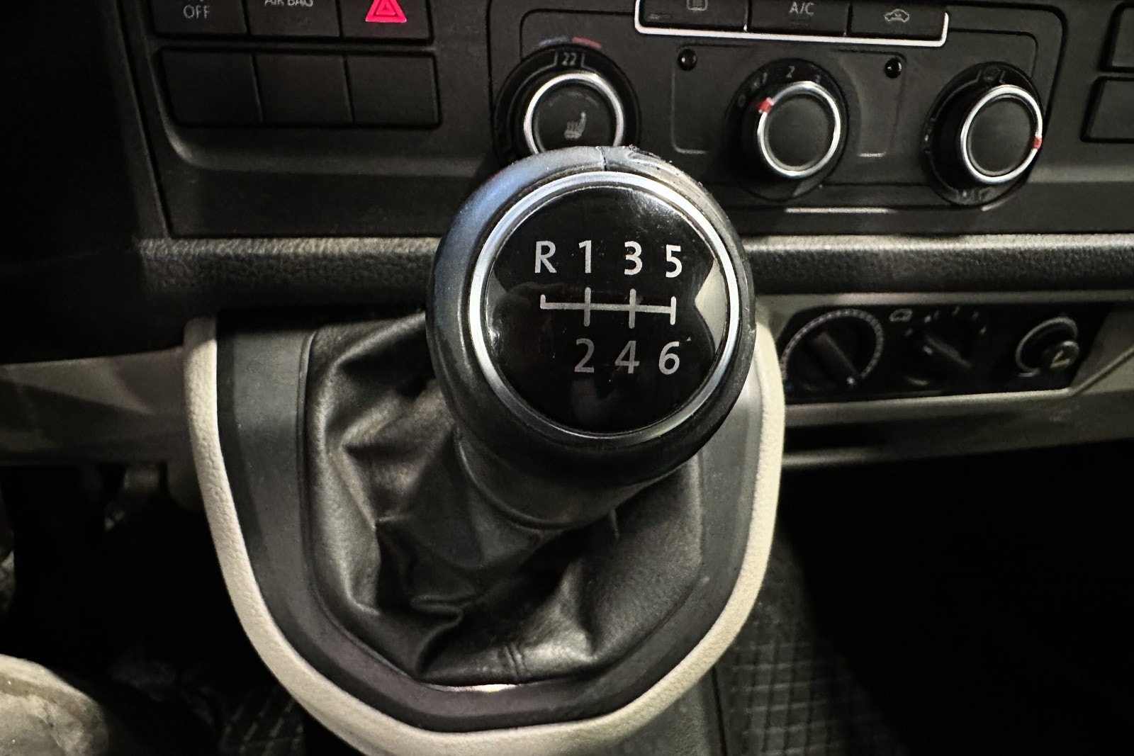 Volkswagen Transporter - Photo 4
