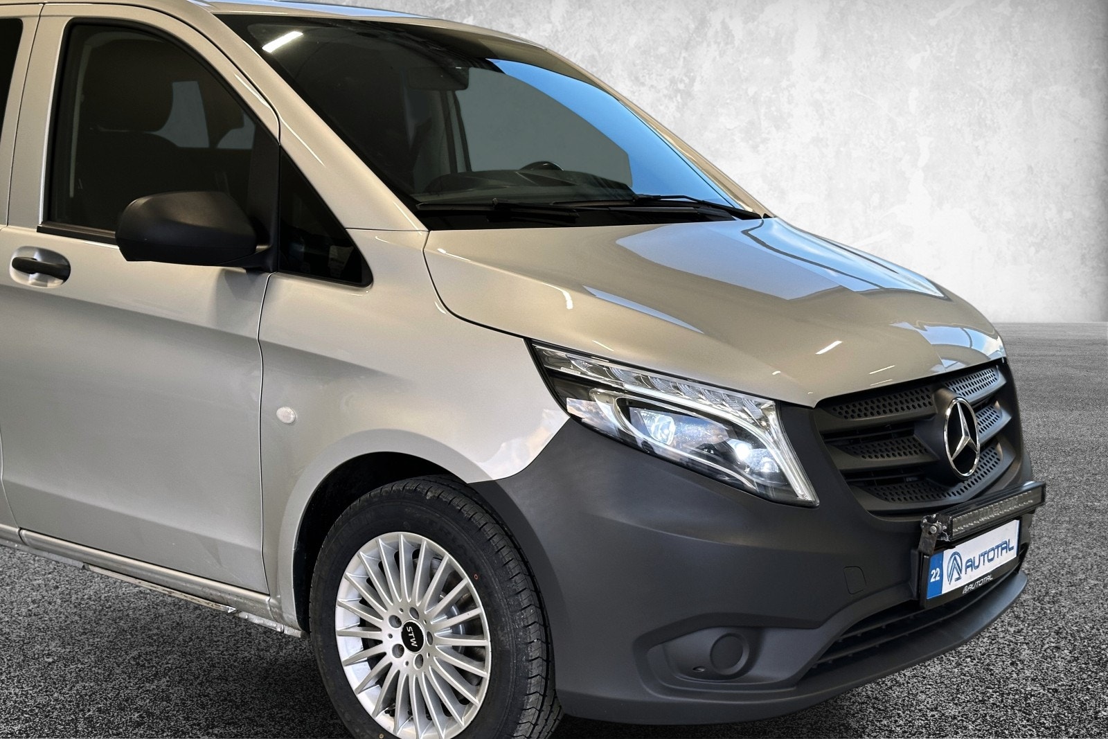 Mercedes-Benz Vito - Photo 2
