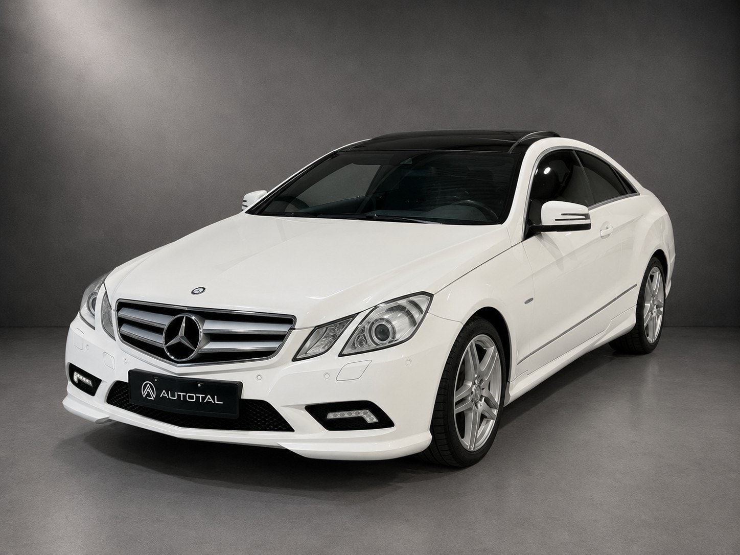 Mercedes-Benz E220 - Photo 3