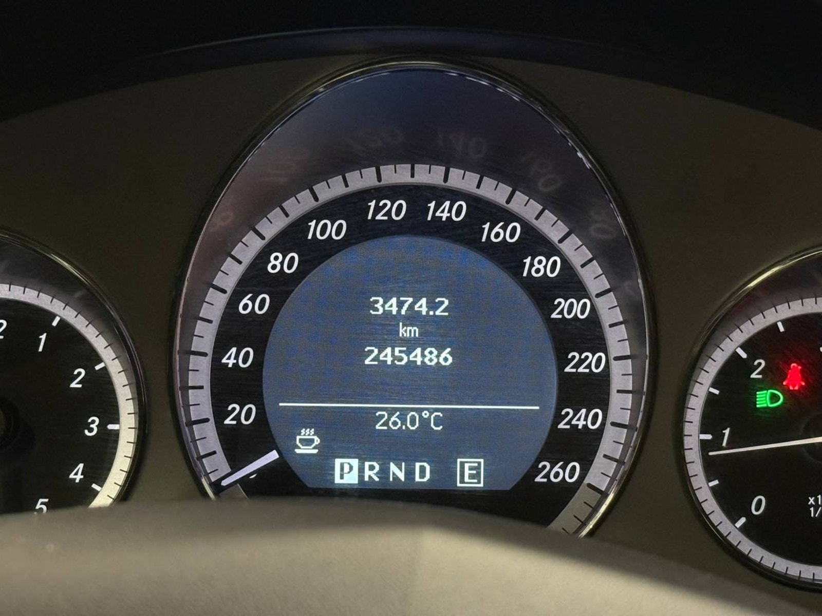 Mercedes-Benz E220 - Photo 4