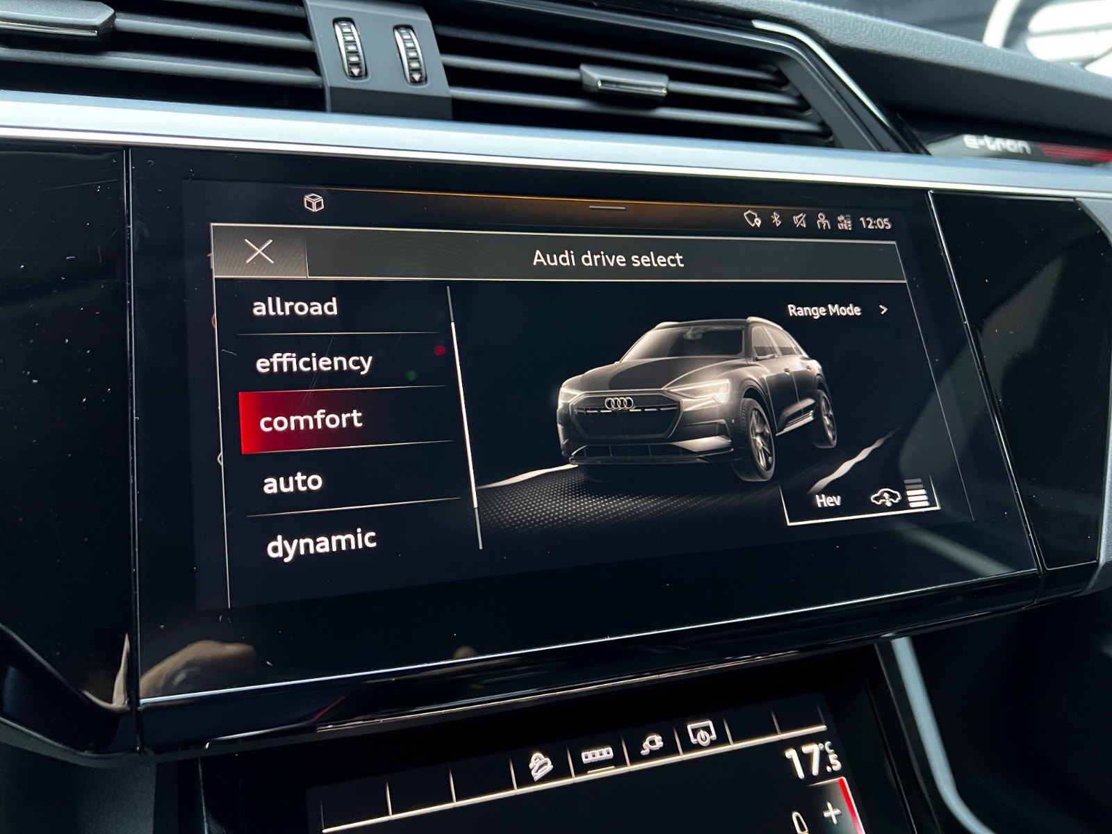 Hovedbilde av Audi e-tron