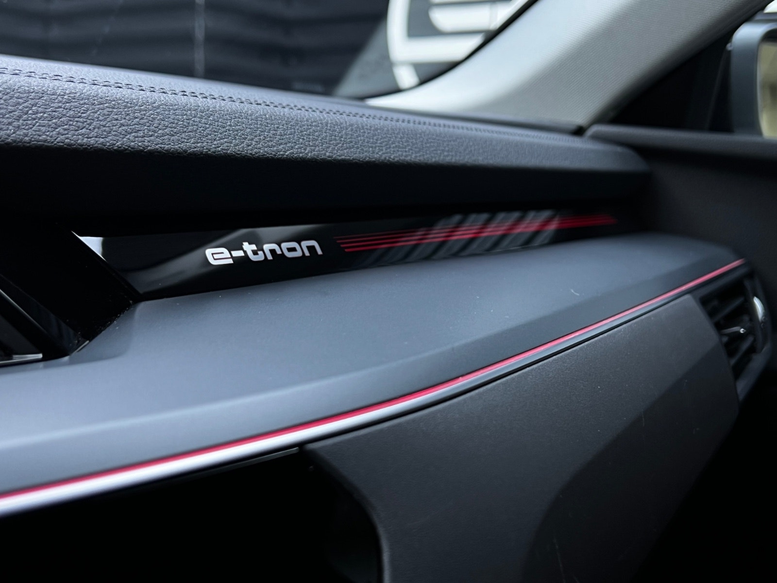 Hovedbilde av Audi e-tron