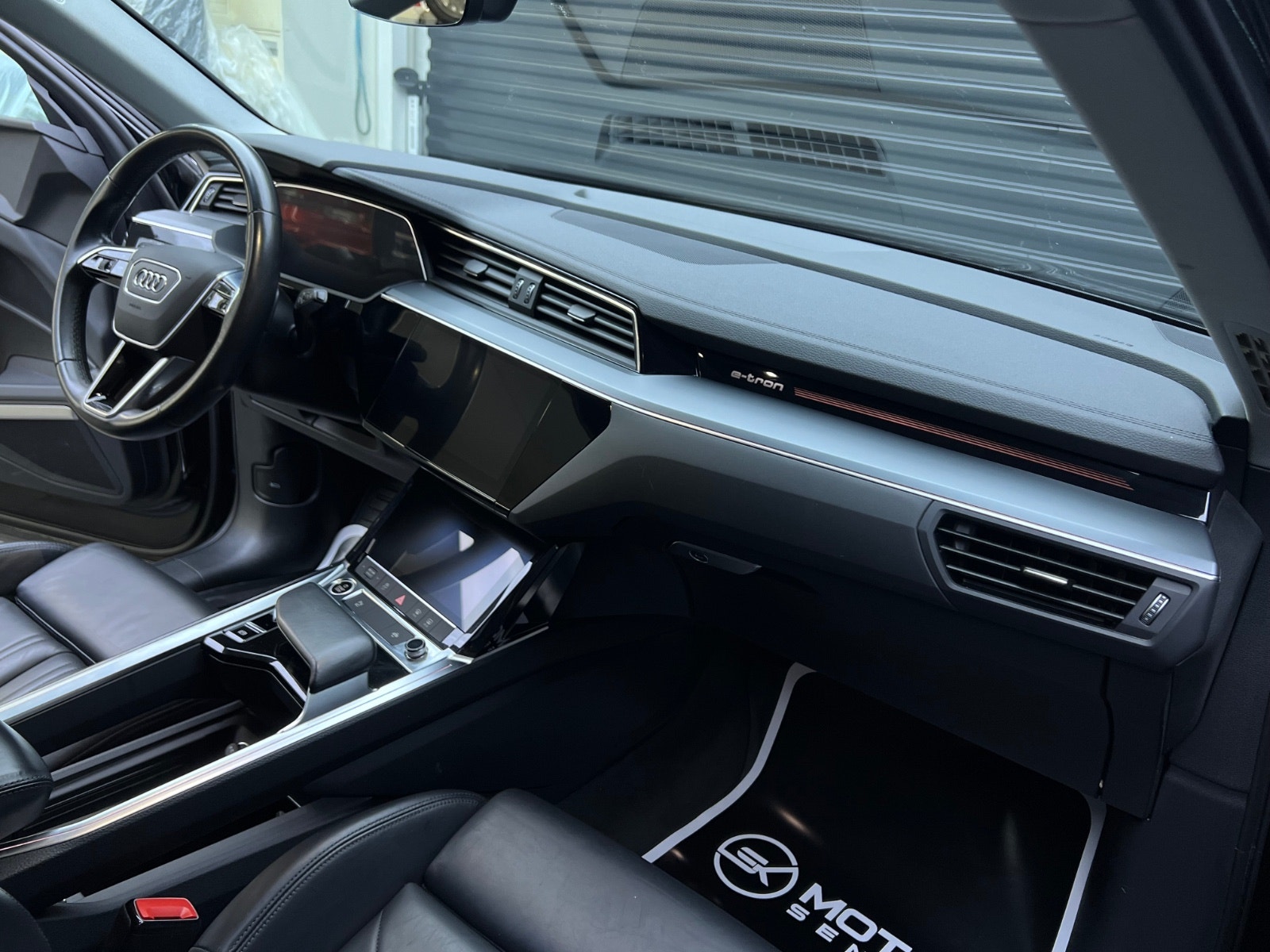 Hovedbilde av Audi e-tron
