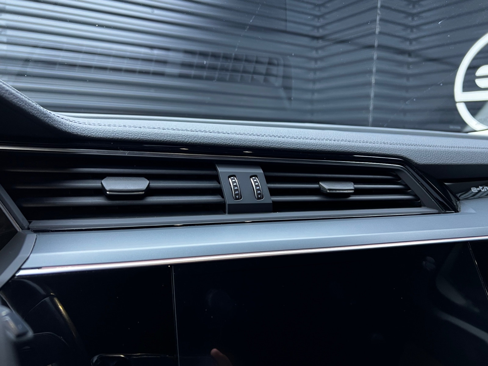 Hovedbilde av Audi e-tron