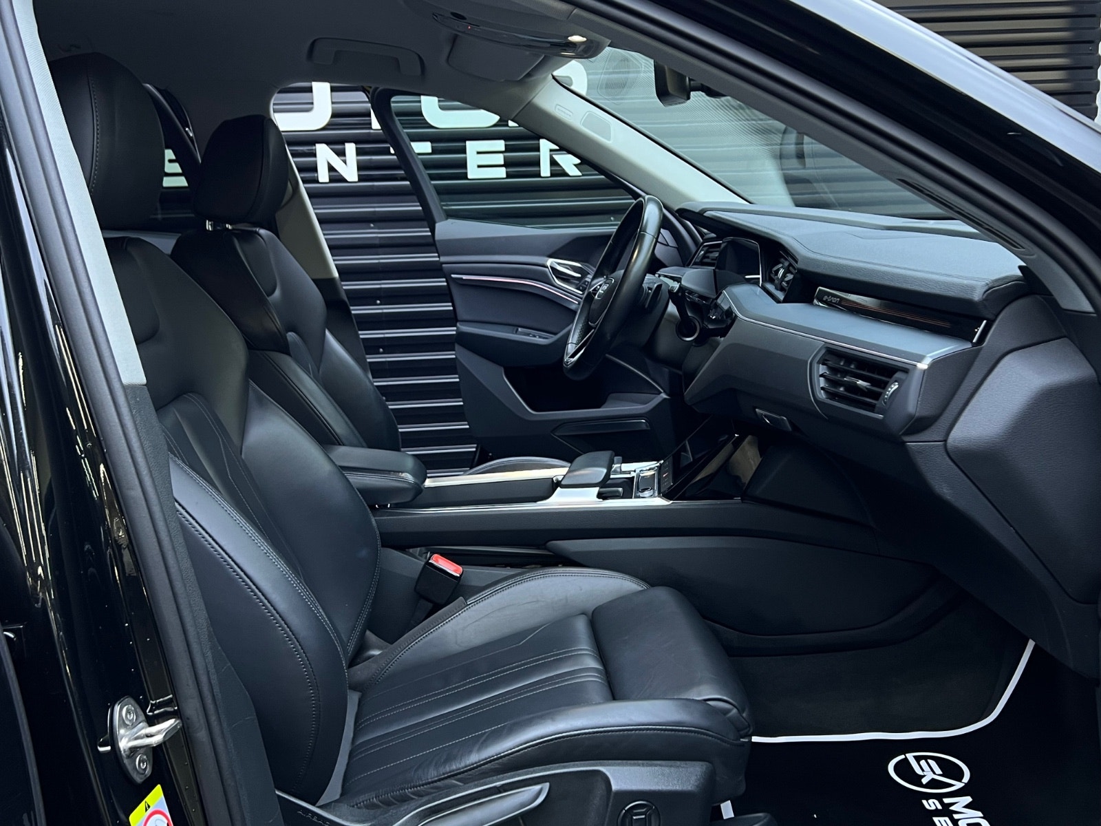 Hovedbilde av Audi e-tron