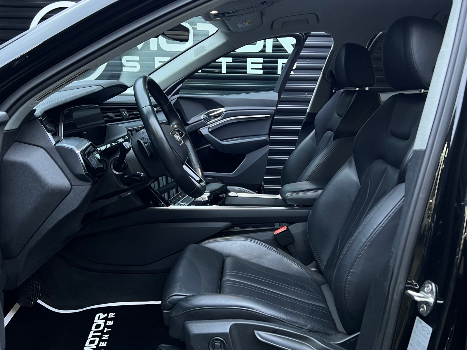 Hovedbilde av Audi e-tron