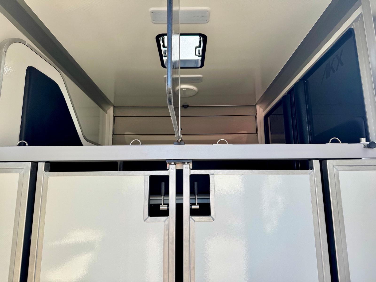 AKX Opel Movano 3,5t Chestbar hestebil – bilde 6
