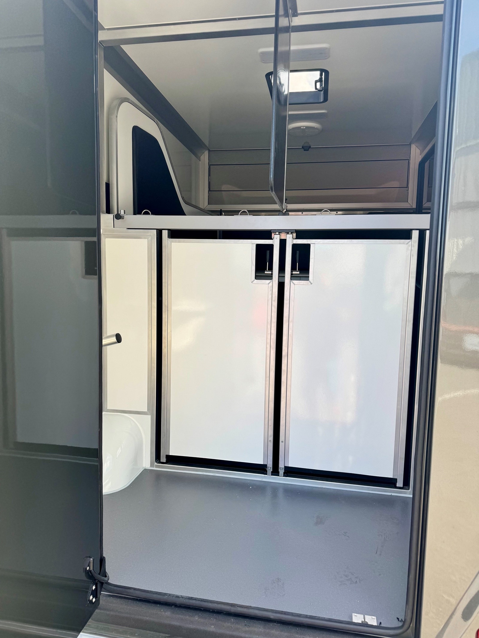 AKX Opel Movano 3,5t Chestbar hestebil – bilde 5