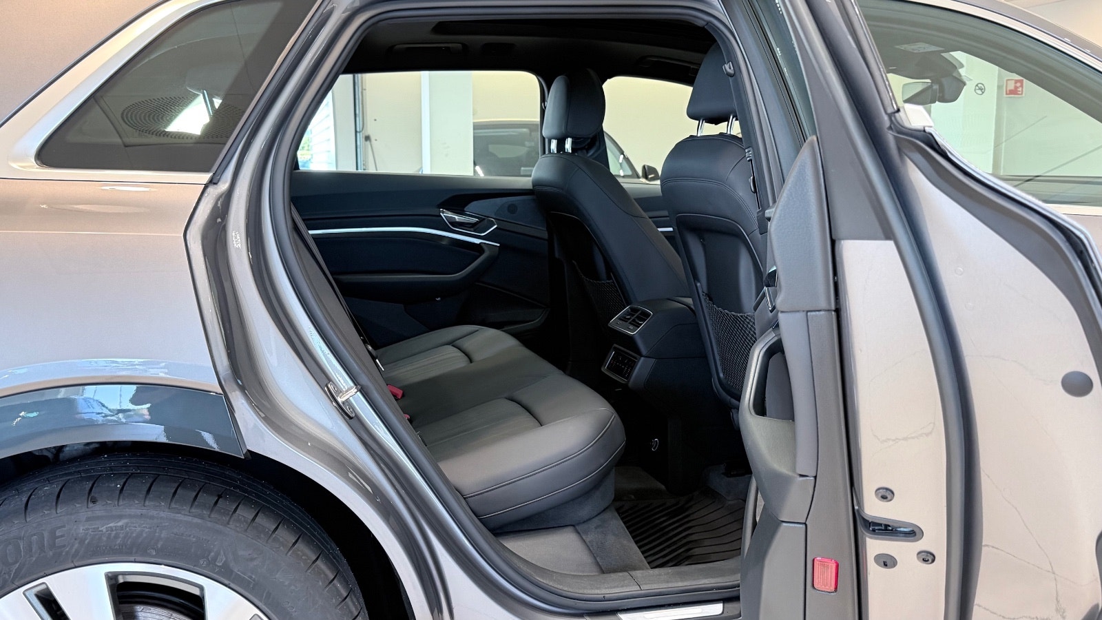 Hovedbilde av Audi e-tron