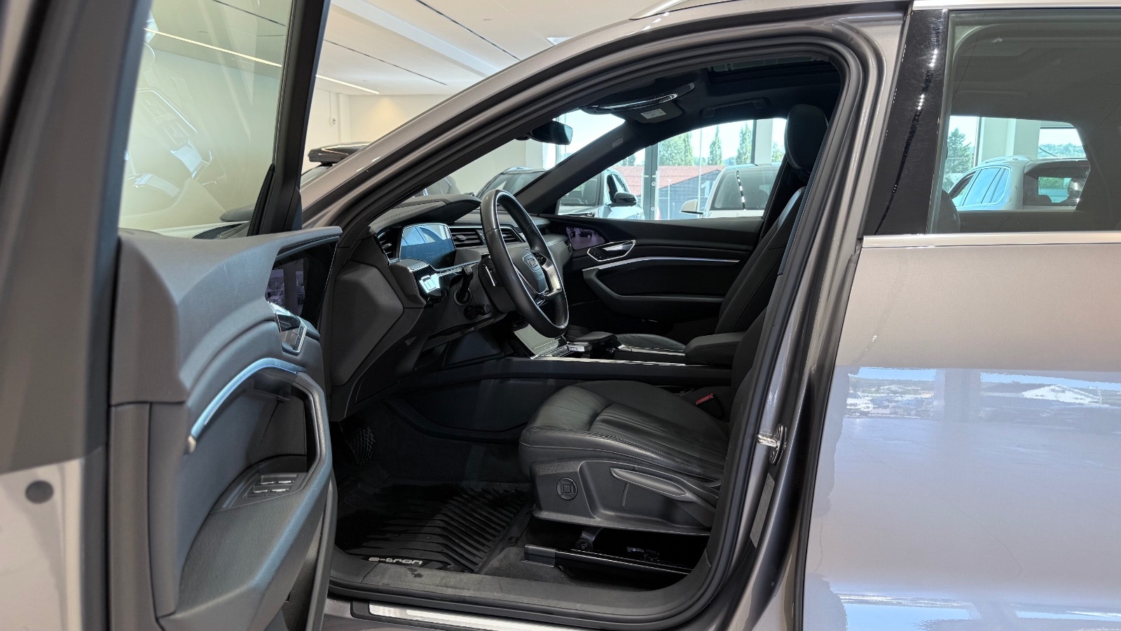 Hovedbilde av Audi e-tron