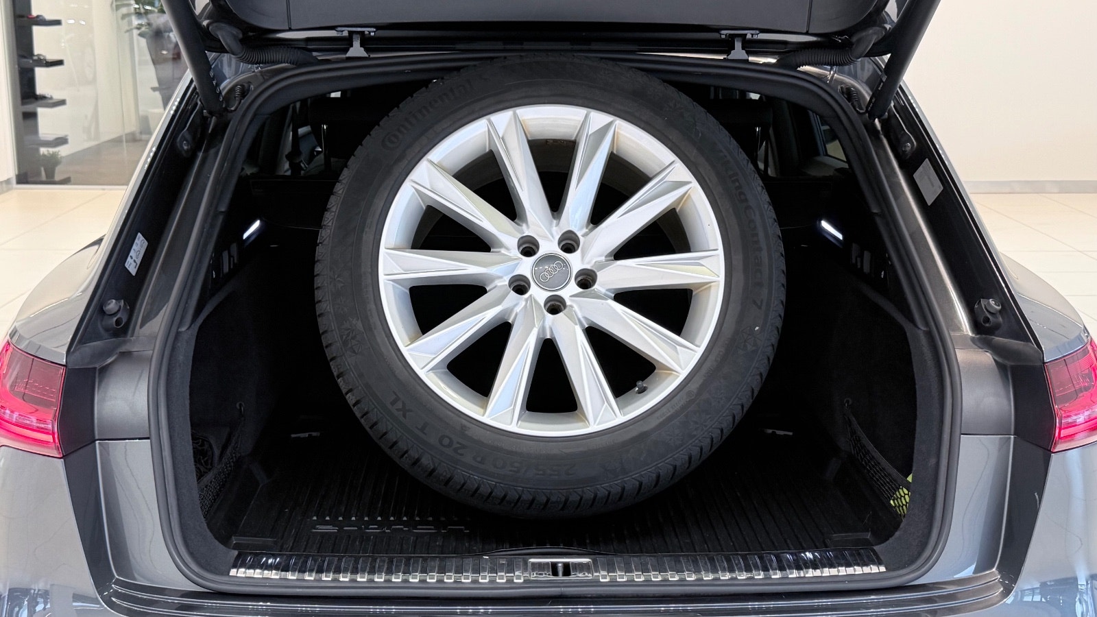 Hovedbilde av Audi e-tron
