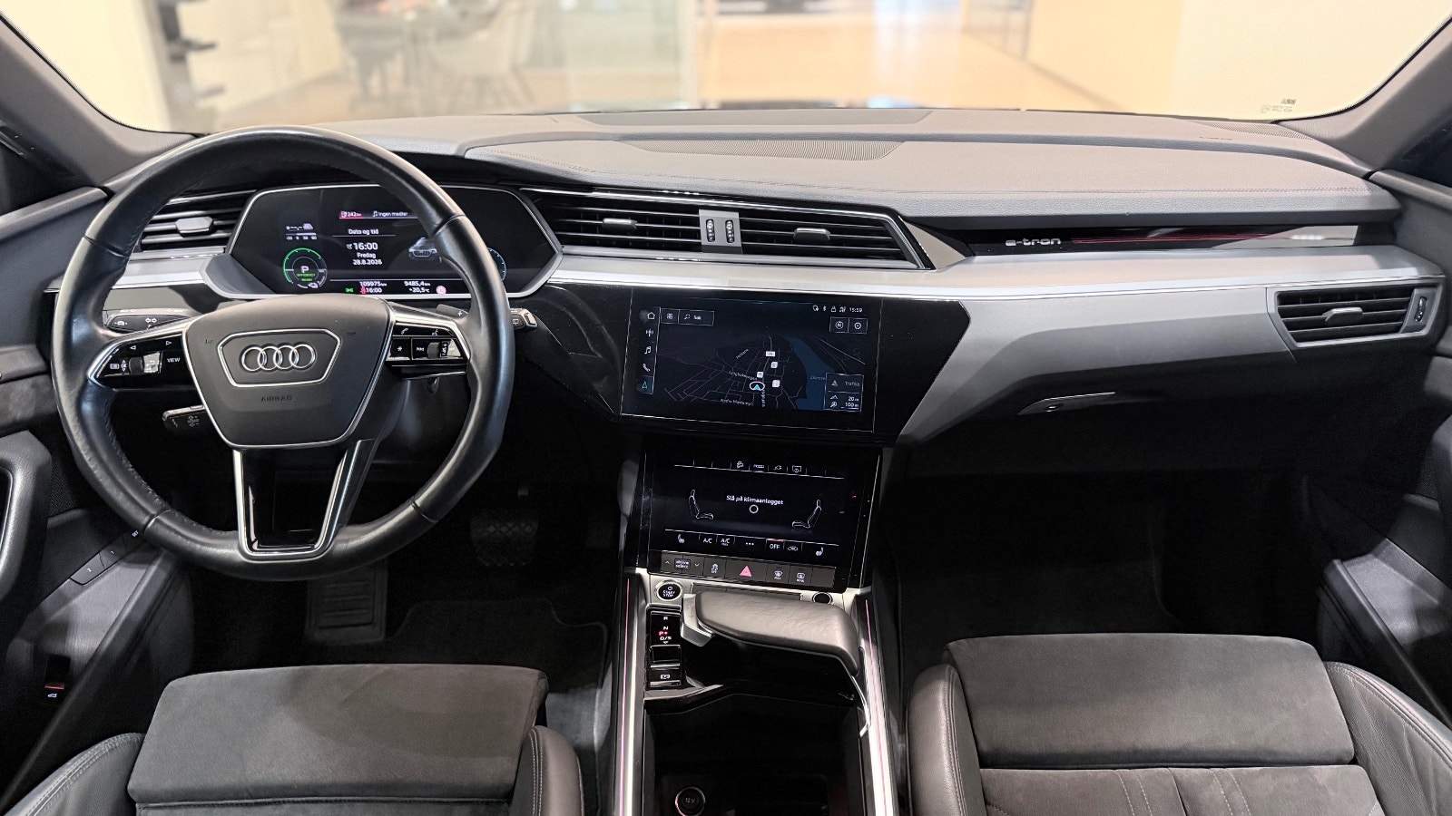 Hovedbilde av Audi e-tron