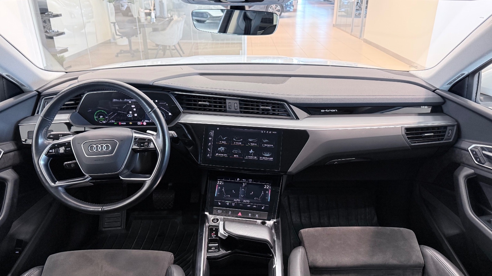 Hovedbilde av Audi e-tron