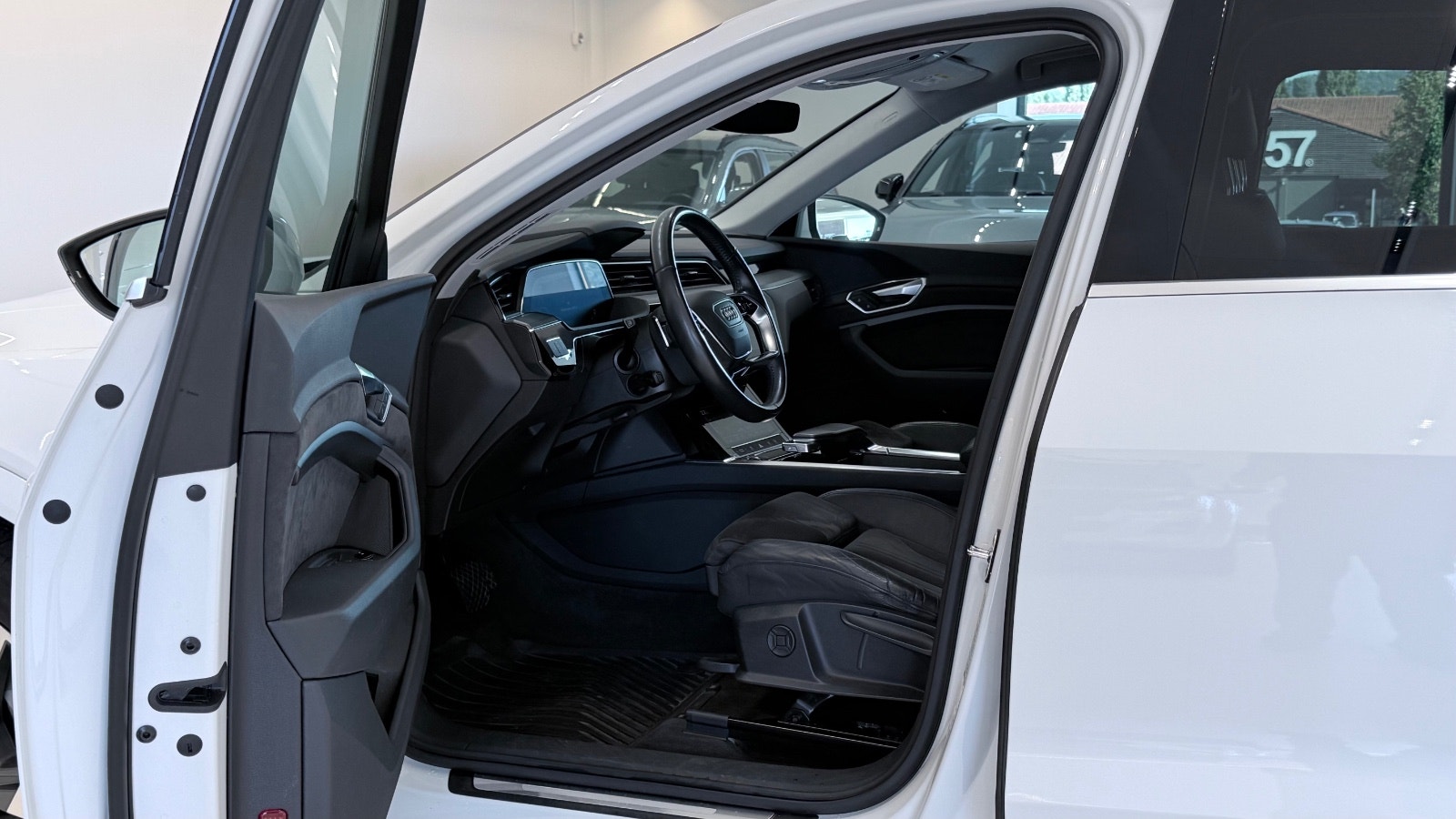 Hovedbilde av Audi e-tron