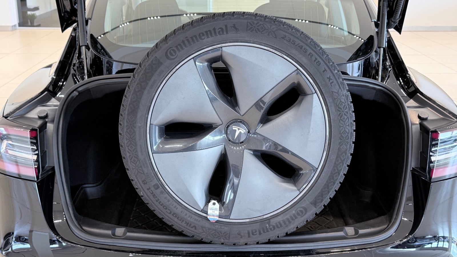 Hovedbilde av Tesla Model 3