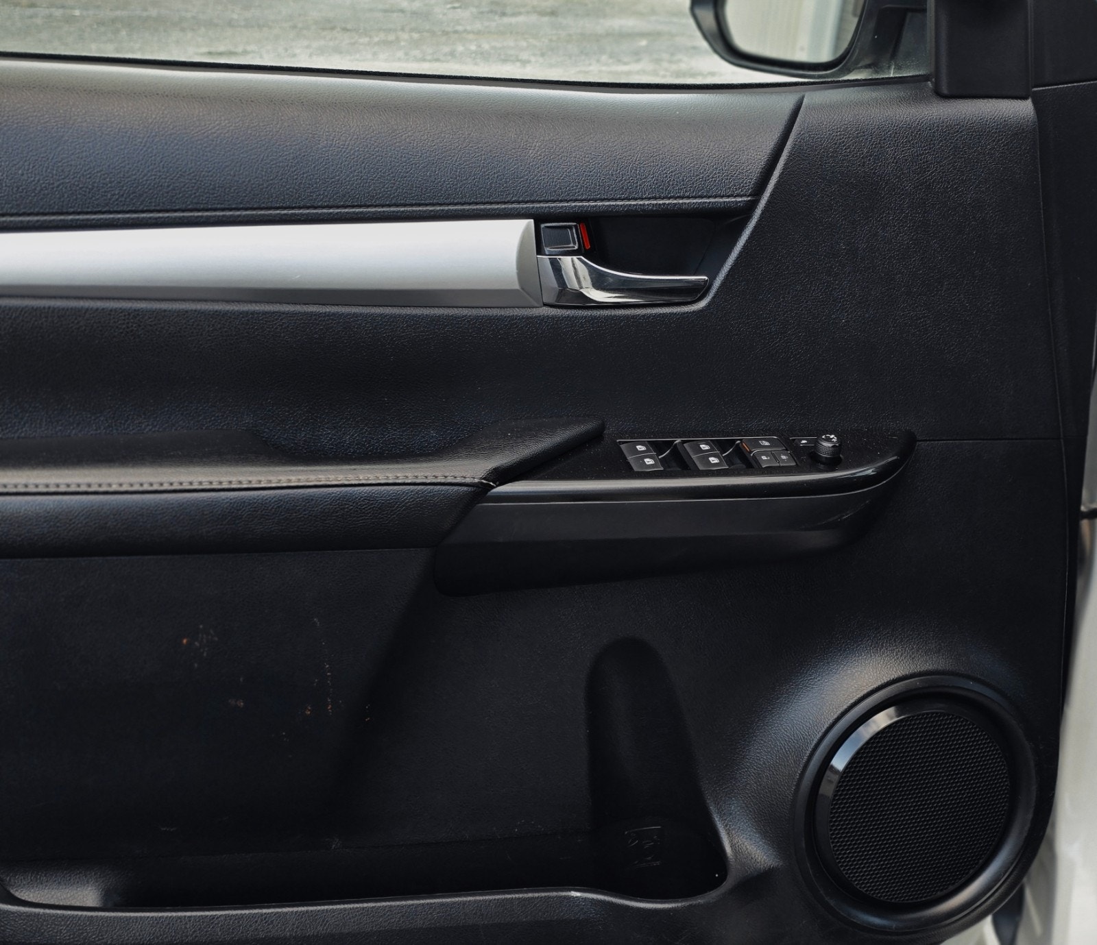 Toyota HiLux - Photo 4