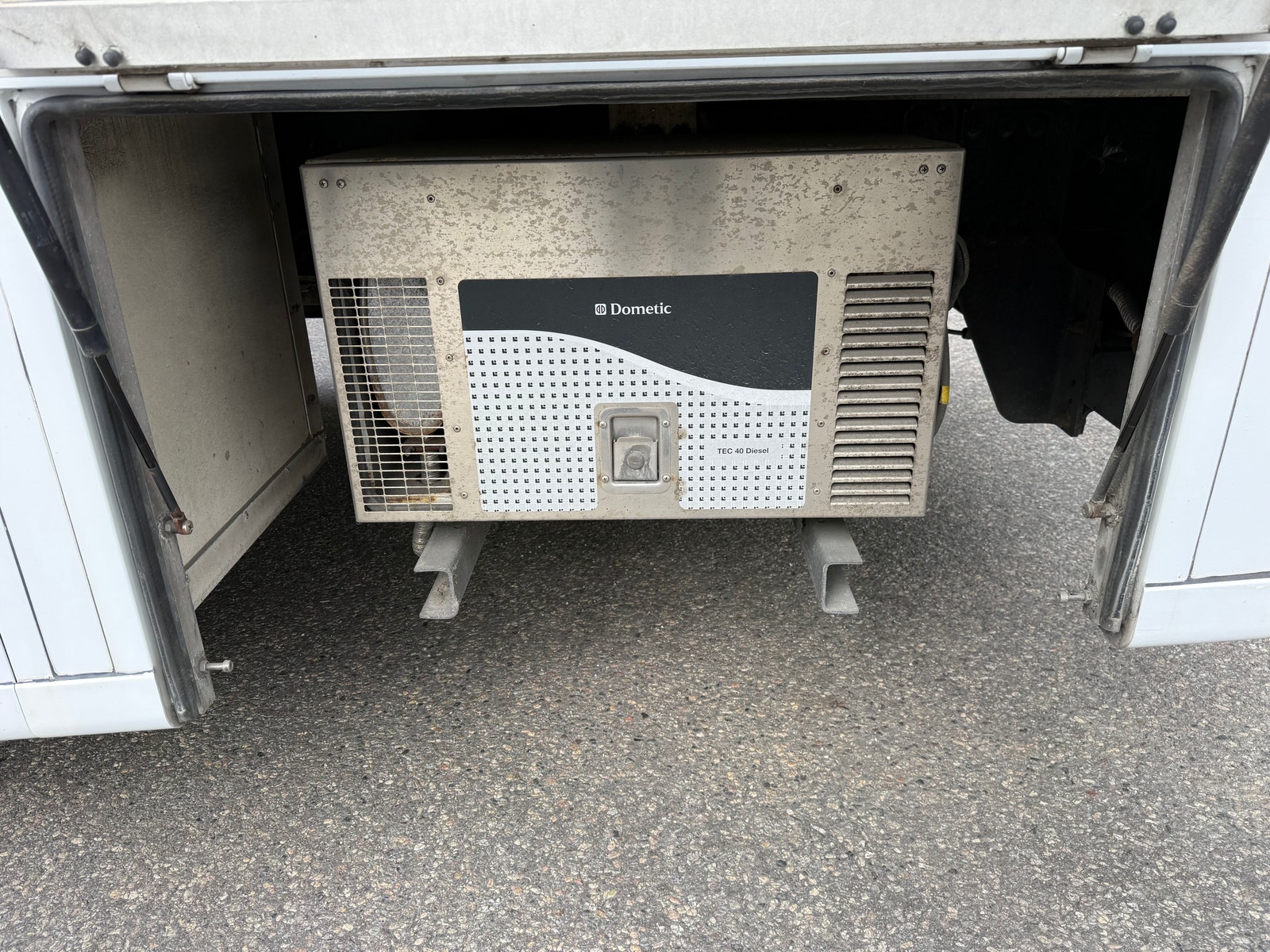Mercedes-Benz Actros – RJH hestebil – 4/5 hester – Pop-out – flott boavdeling – bilde 6