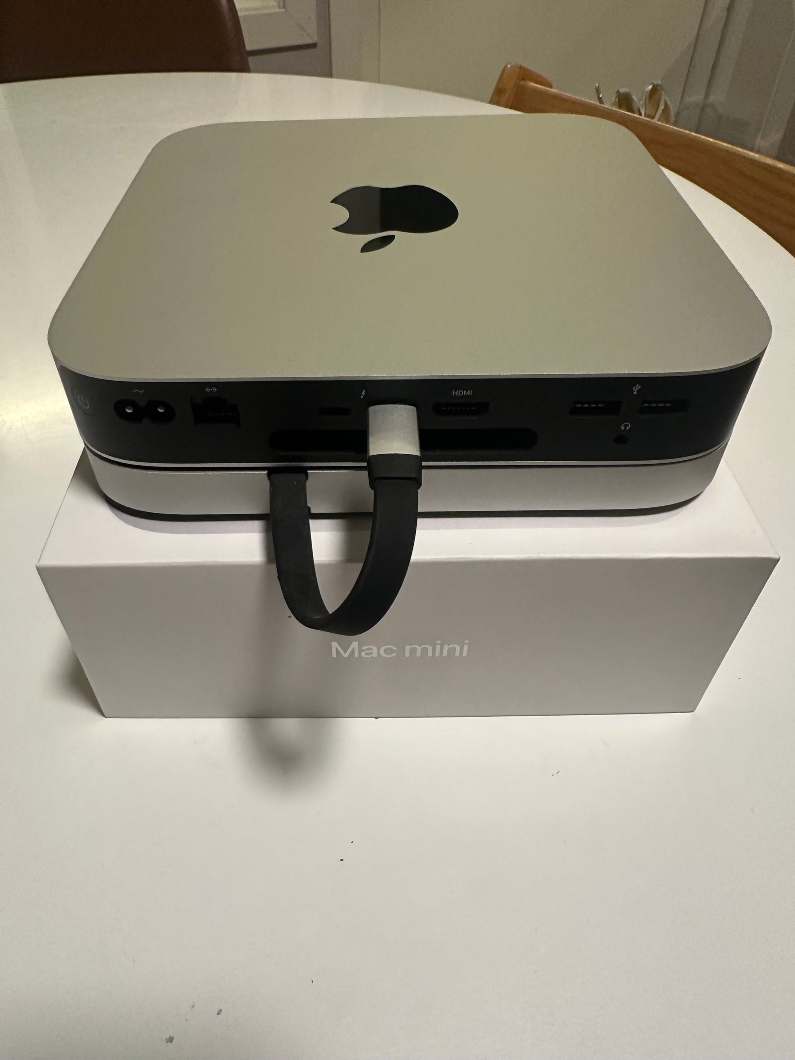 Mac mini M1 16GB/1TB + Satechi Stand & Hub | FINN-torget