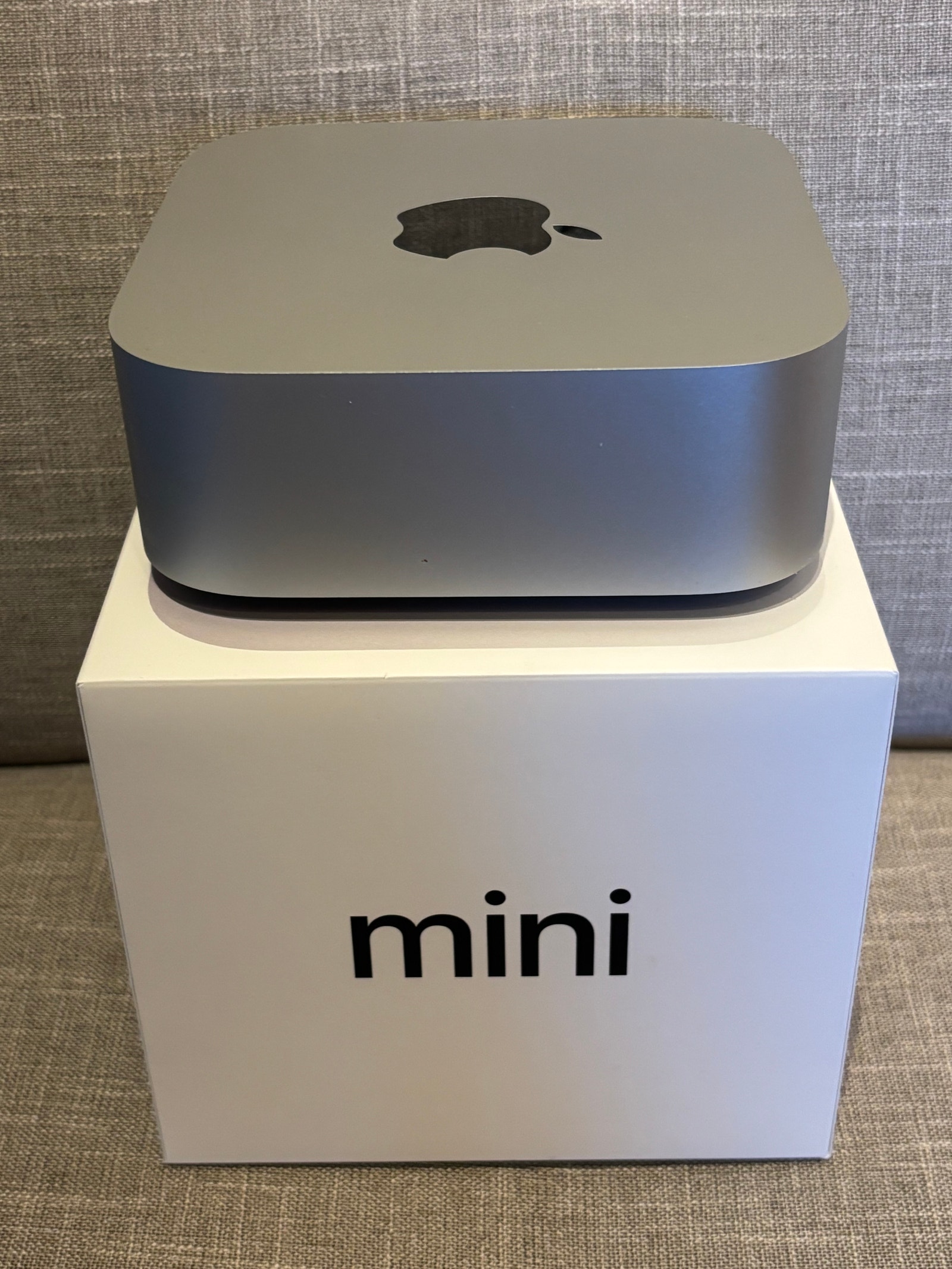 Mac mini M4 – 16 GB RAM / 256 GB SSD – Komplett med