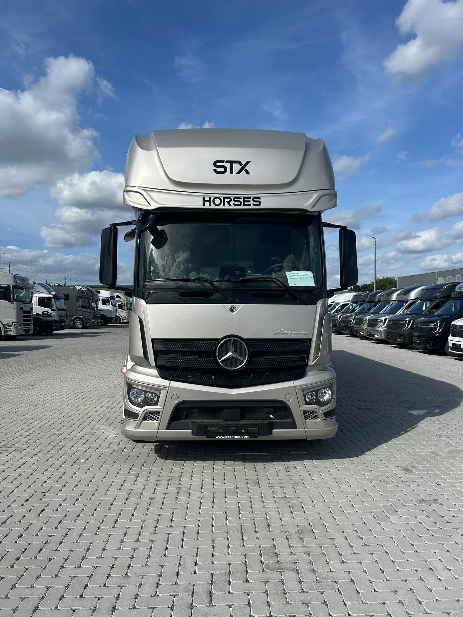 Mercedes-Benz Actros S 1832 - STX Påbygg til 4 hester pop out, push up boavdeling – bilde 11