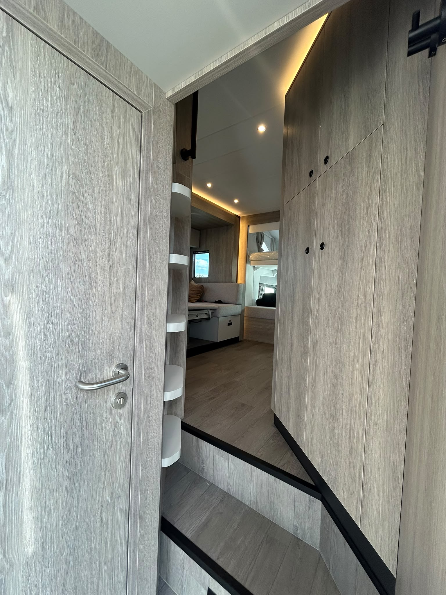 Mercedes-Benz Actros S 1832 - STX Påbygg til 4 hester pop out, push up boavdeling – bilde 17