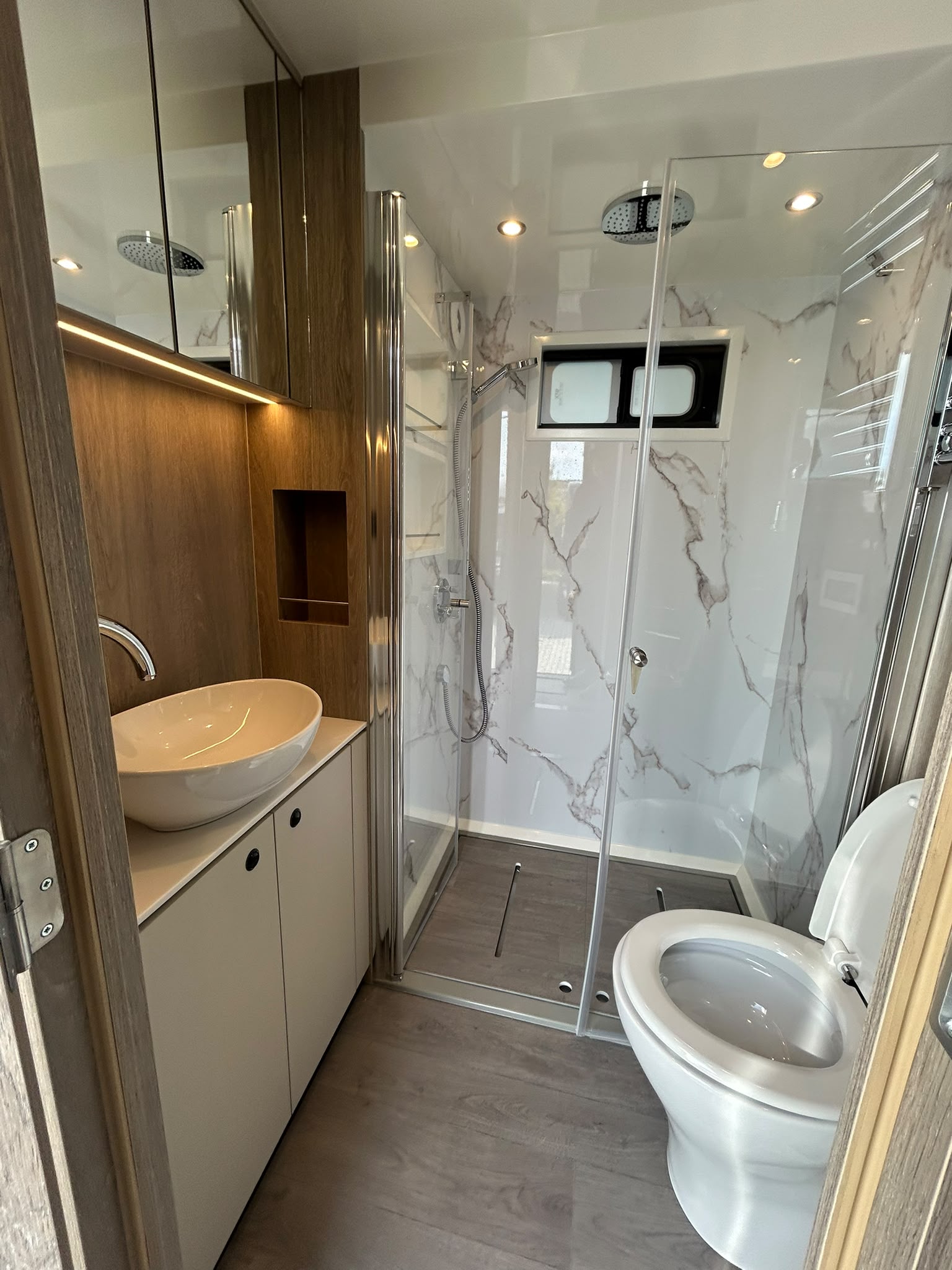 Mercedes-Benz Actros S 1832 - STX Påbygg til 4 hester pop out, push up boavdeling – bilde 21