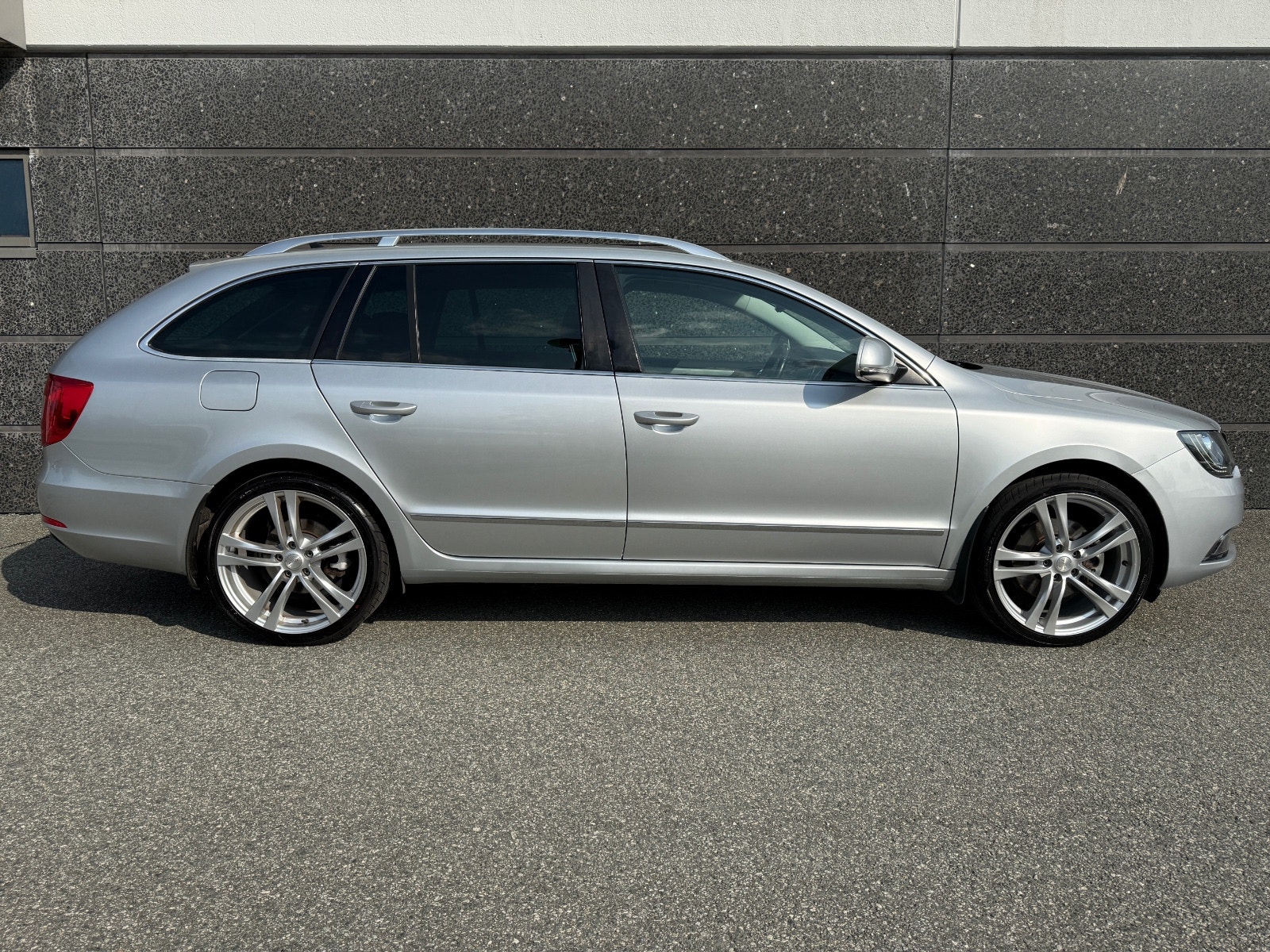 Hovedbilde av Skoda Superb