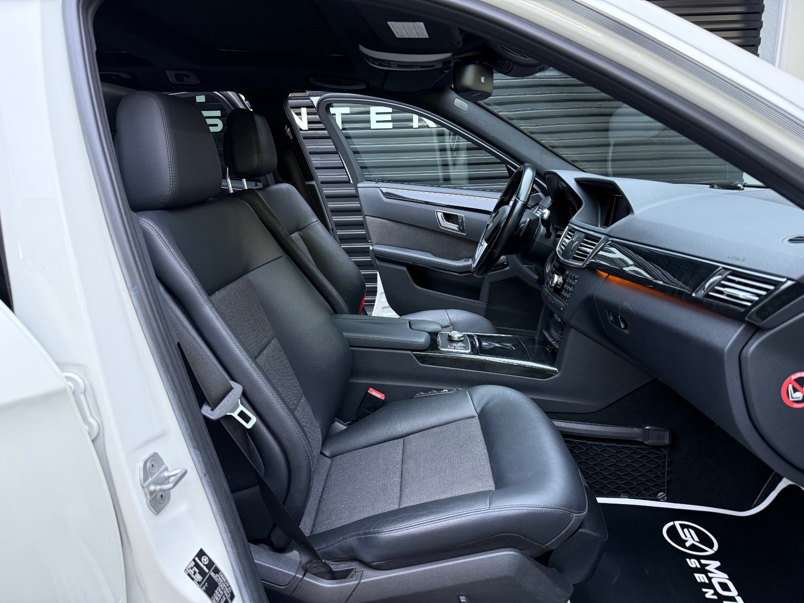 Hovedbilde av Mercedes-Benz E220