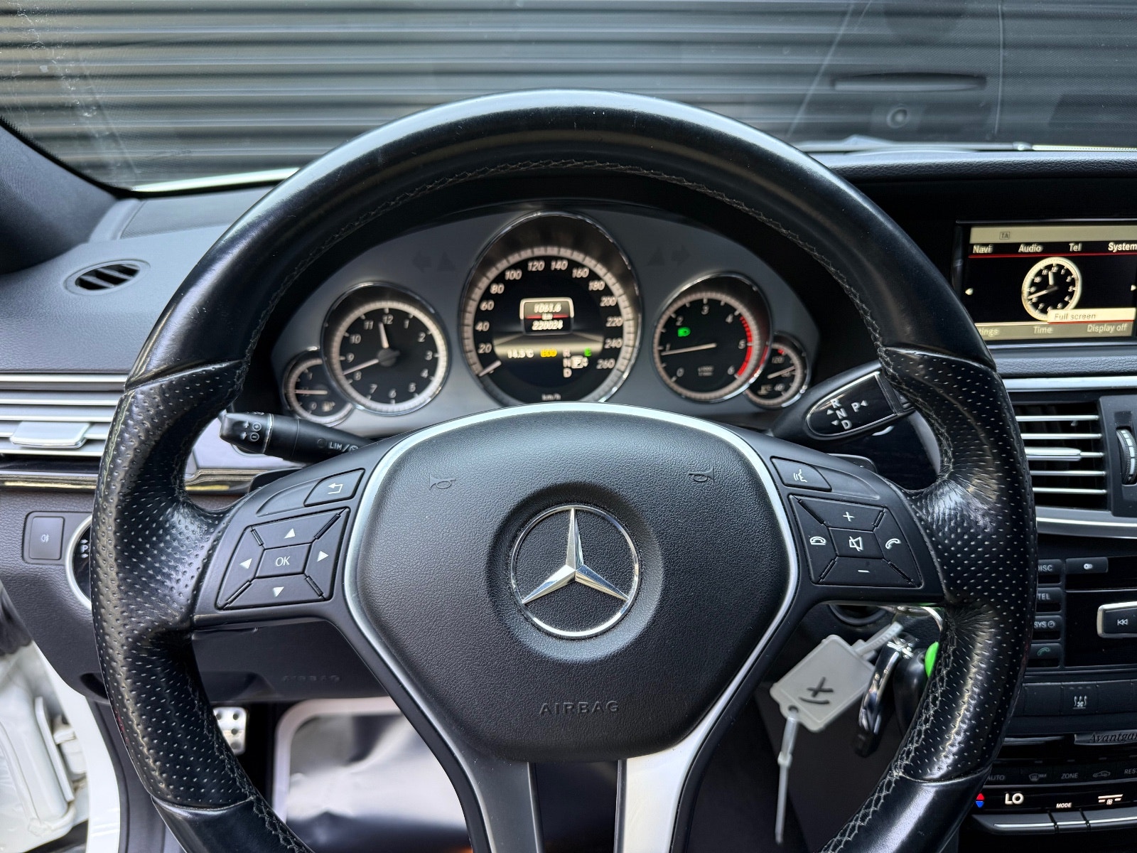 Hovedbilde av Mercedes-Benz E220