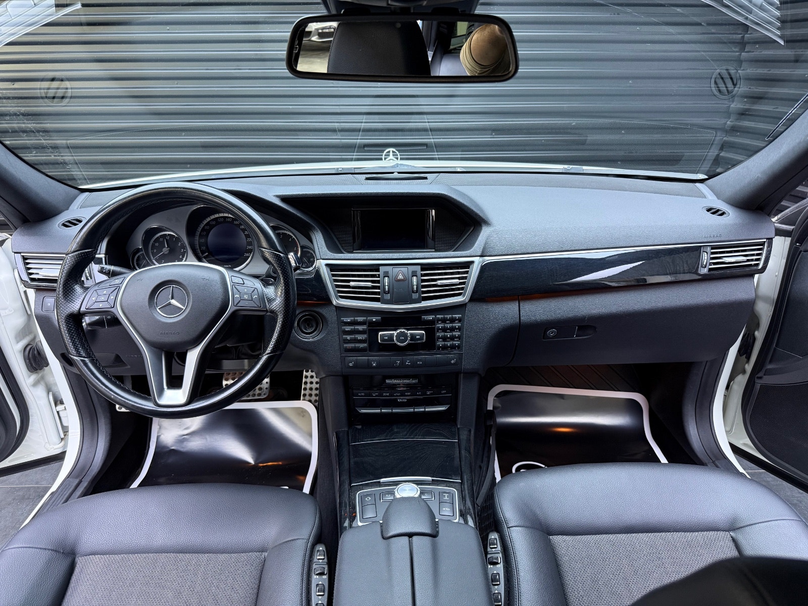 Hovedbilde av Mercedes-Benz E220