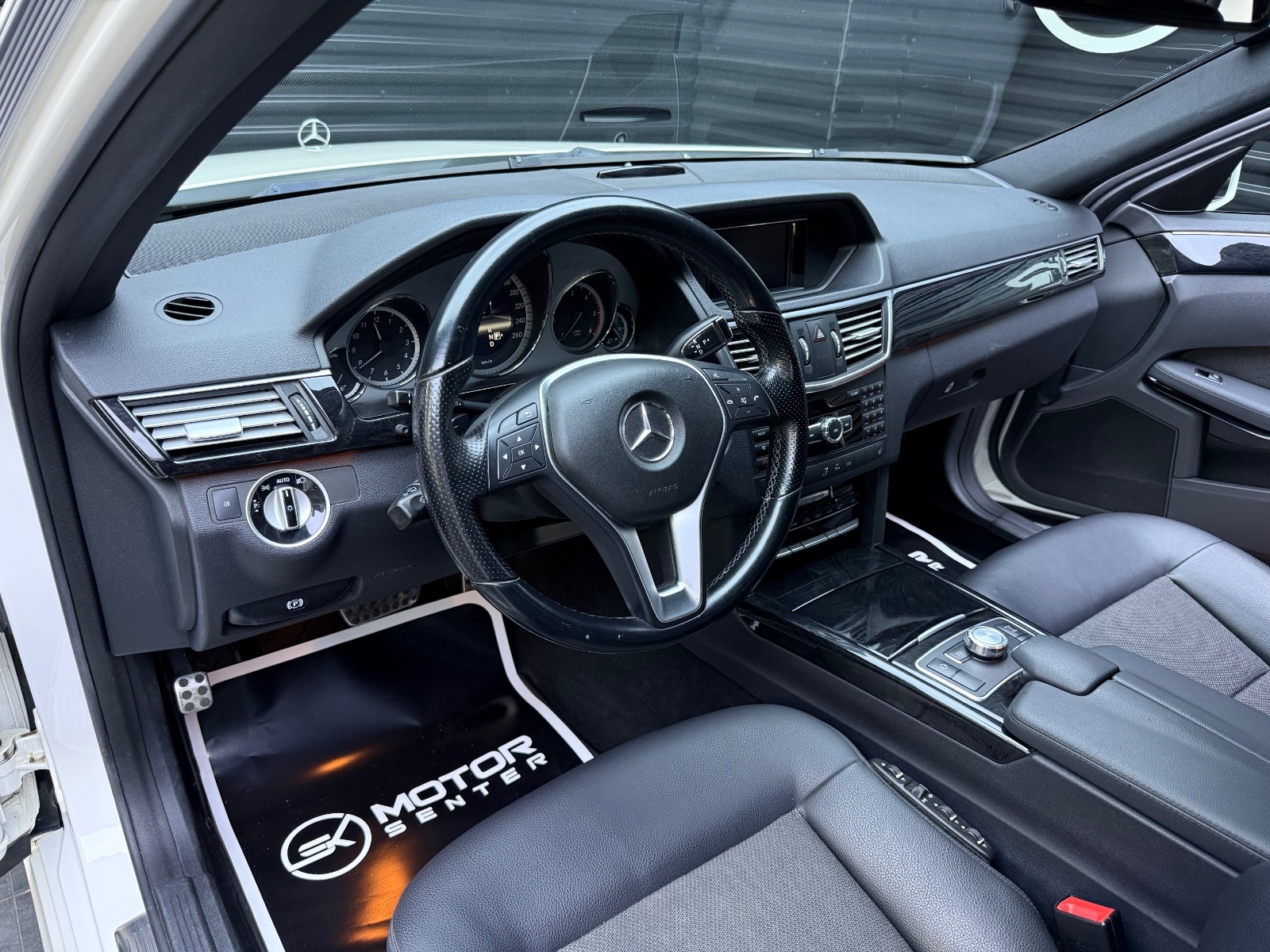 Hovedbilde av Mercedes-Benz E220