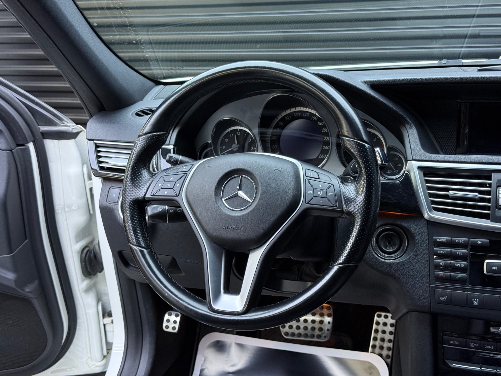 Hovedbilde av Mercedes-Benz E220