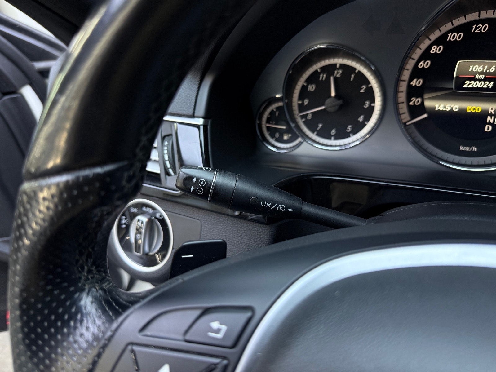 Hovedbilde av Mercedes-Benz E220