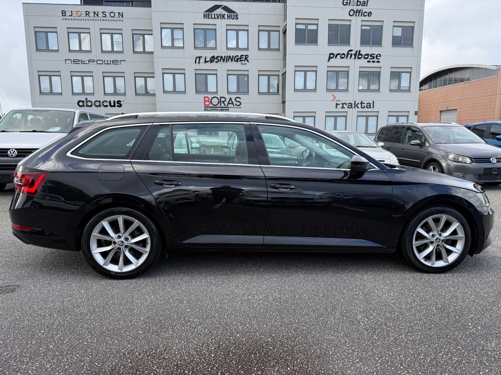 Hovedbilde av Skoda Superb