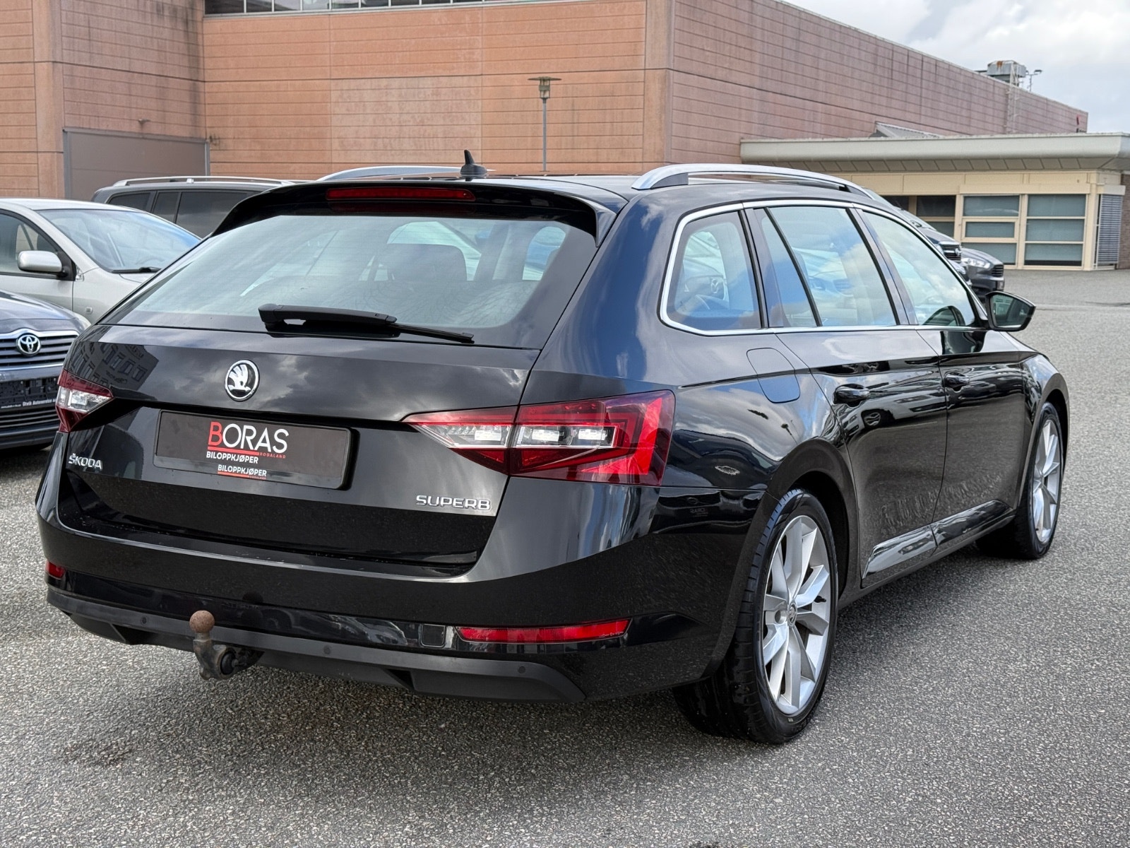 Hovedbilde av Skoda Superb