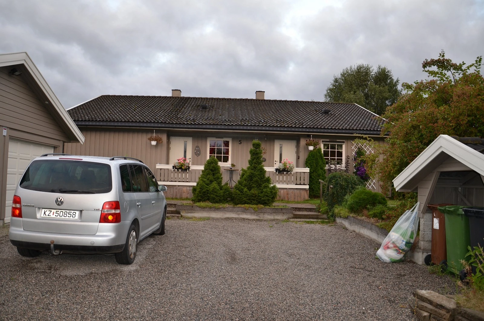 Bilde av boligen fra framsiden. Galleribilde